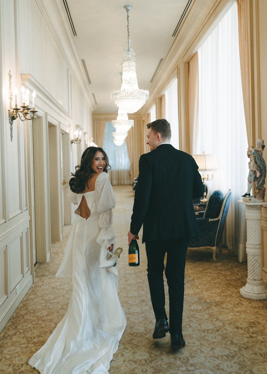 怀旧梦幻电影风格永恒婚礼摄影照片调色Lightroom预设 Ria Georgia – The NOstALGIA PACK LIGHTROOM CLASSIC PRESETS 插件预设 第4张-素材湾丨精选海外优质设计素材资源 怀旧梦幻电影风格永恒婚礼摄影照片调色Lightroom预设 Ria Georgia – The NOstALGIA PACK LIGHTROOM CLASSIC PRESETS 插件预设 sucaiwan.com