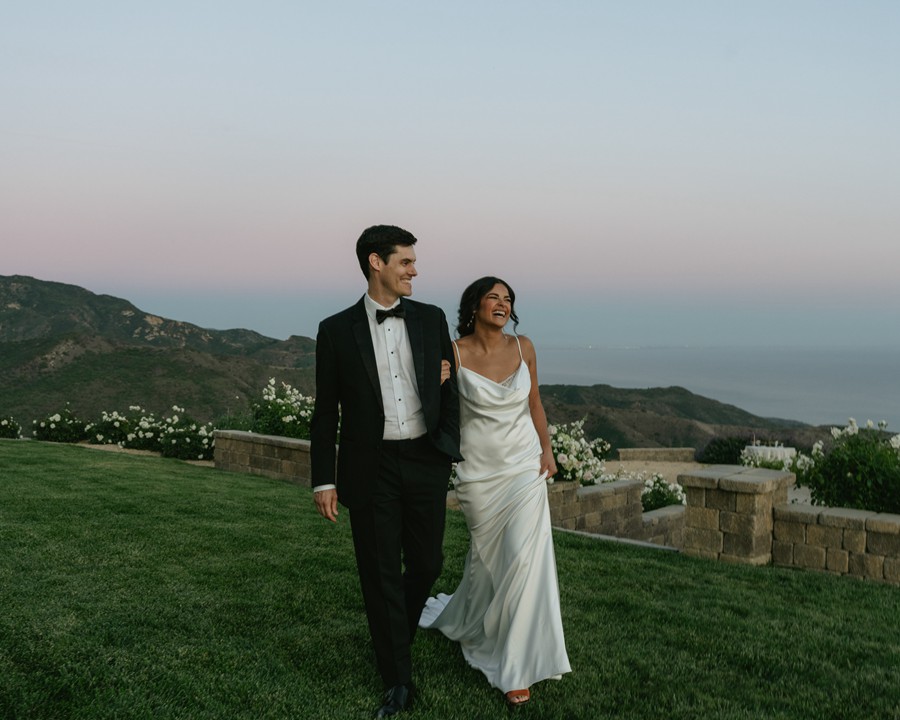 怀旧梦幻电影风格永恒婚礼摄影照片调色Lightroom预设 Ria Georgia – The NOstALGIA PACK LIGHTROOM CLASSIC PRESETS 插件预设 第20张-素材湾丨精选海外优质设计素材资源 怀旧梦幻电影风格永恒婚礼摄影照片调色Lightroom预设 Ria Georgia – The NOstALGIA PACK LIGHTROOM CLASSIC PRESETS 插件预设 sucaiwan.com