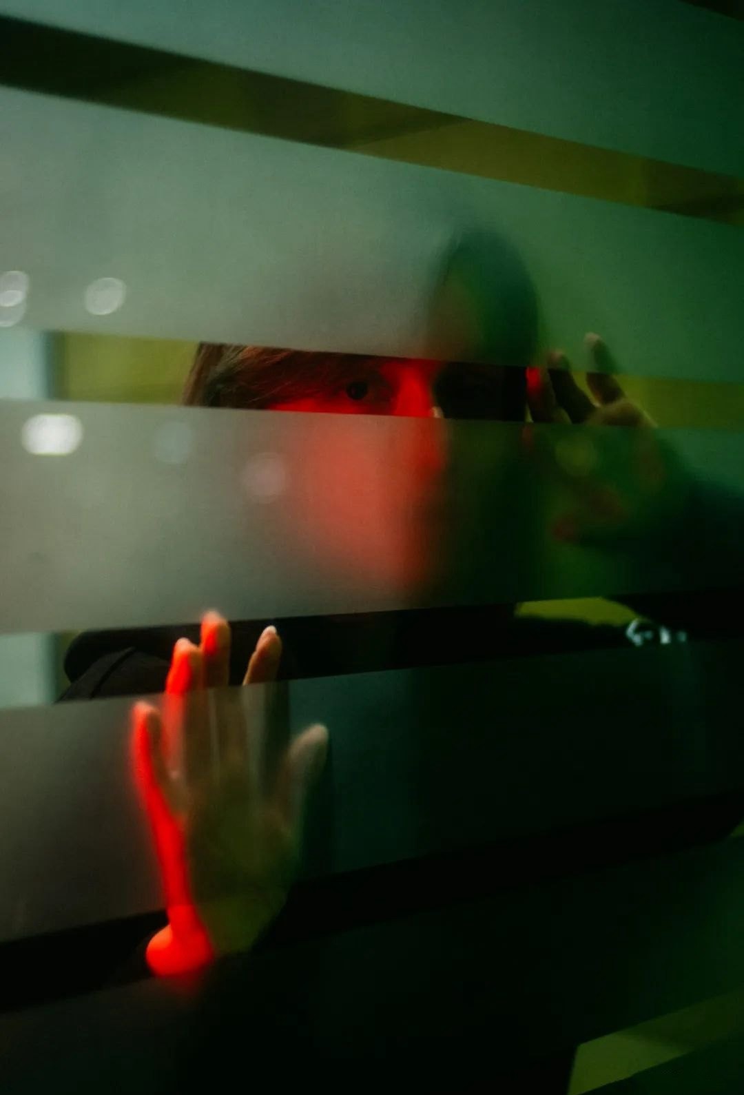 俄罗斯大神Polina Washington出品橙色色调颗粒质感霓虹效果肖像照片调色Lightroom预设 Polina Washington – PWxMXSMNV Preset Pack 插件预设 第8张-素材湾丨精选海外优质设计素材资源 俄罗斯大神Polina Washington出品橙色色调颗粒质感霓虹效果肖像照片调色Lightroom预设 Polina Washington – PWxMXSMNV Preset Pack 插件预设 sucaiwan.com