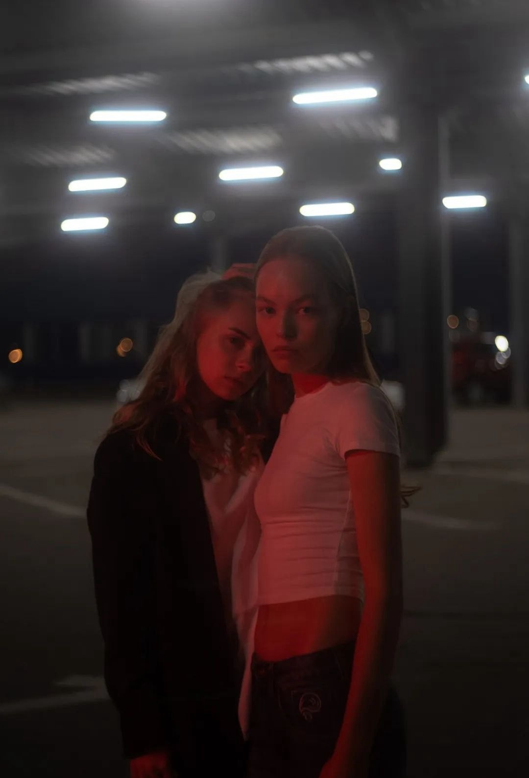 俄罗斯大神Polina Washington出品橙色色调颗粒质感霓虹效果肖像照片调色Lightroom预设 Polina Washington – PWxMXSMNV Preset Pack 插件预设 第15张-素材湾丨精选海外优质设计素材资源 俄罗斯大神Polina Washington出品橙色色调颗粒质感霓虹效果肖像照片调色Lightroom预设 Polina Washington – PWxMXSMNV Preset Pack 插件预设 sucaiwan.com