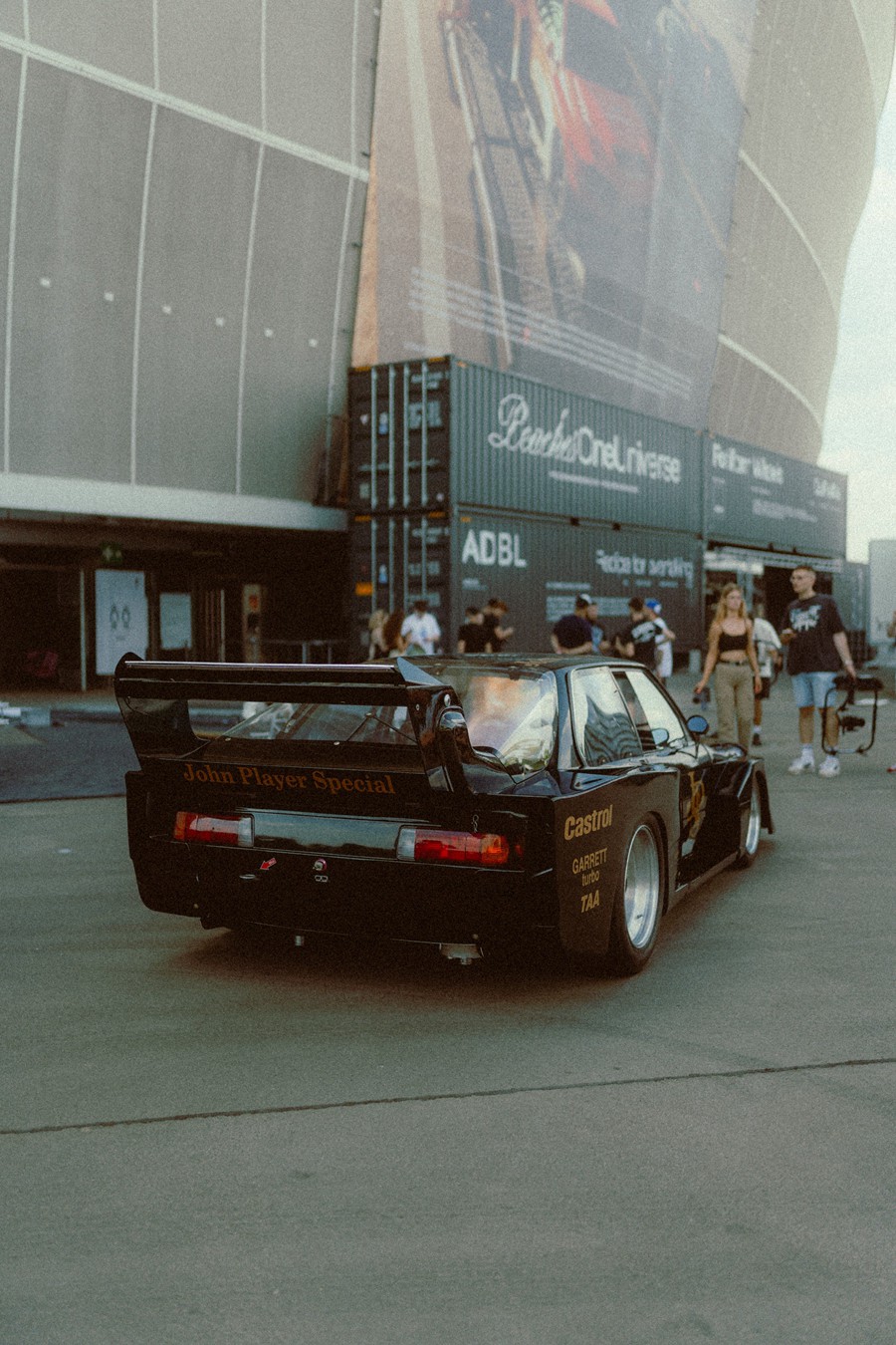 13组欧美风35mm电影胶片颗粒模拟机车汽车风景人物摄影照片调色Lightroom预设 MIKE CRAWAT – 2023 CRAWAT 35MM FILM LOOK PRESETS For LR 插件预设 sucaiwan.com