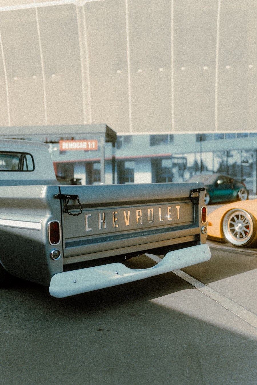 13组欧美风35mm电影胶片颗粒模拟机车汽车风景人物摄影照片调色Lightroom预设 MIKE CRAWAT – 2023 CRAWAT 35MM FILM LOOK PRESETS For LR 插件预设 sucaiwan.com