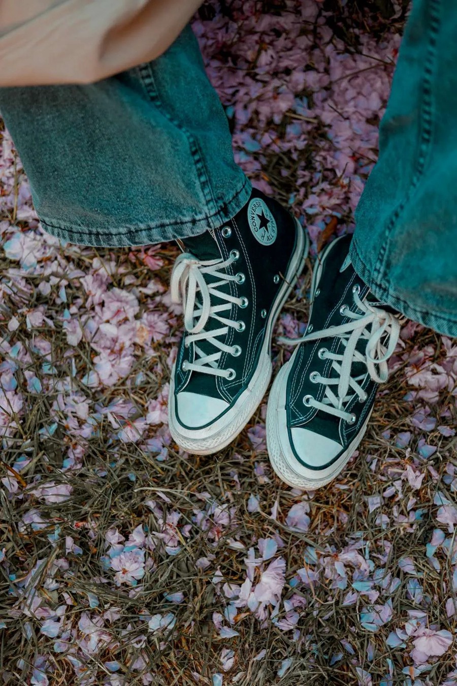 Presetsroom – Insta Blogger Lightroom Presets & Luts Collection 插件预设 第15张-素材湾丨精选海外优质设计素材资源 Presetsroom – Insta Blogger Lightroom Presets & Luts Collection 插件预设 sucaiwan.com