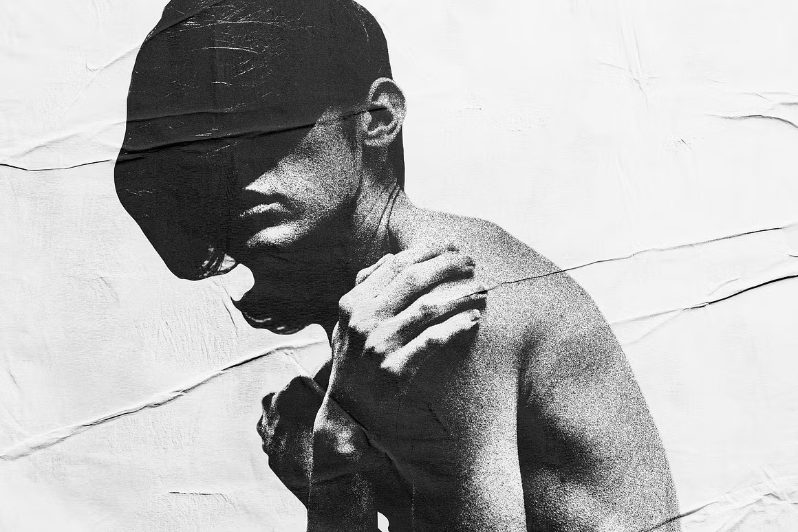 褶皱做旧墙贴胶合Riso打印照片效果ps特效滤镜样机 Glued Paper Risograph Photo Effect 插件预设 第3张-素材湾丨精选海外优质设计素材资源 褶皱做旧墙贴胶合Riso打印照片效果ps特效滤镜样机 Glued Paper Risograph Photo Effect 插件预设 sucaiwan.com