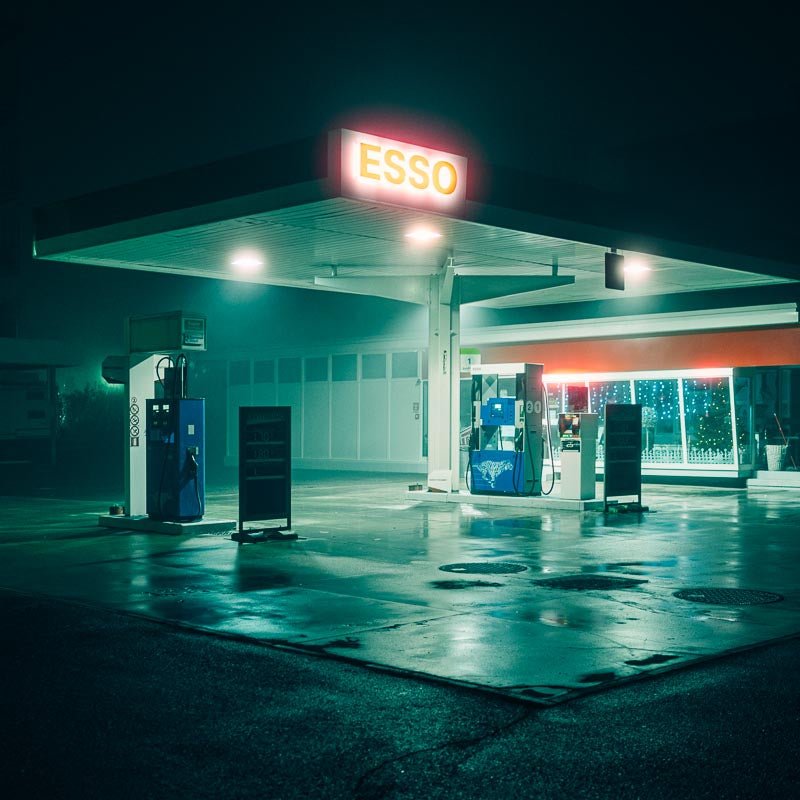 复古柯达Cinestill 800T胶片电影模拟颗粒光晕效果PS动作 Mastin Labs Cinestill 800T Halation Photoshop Action V1.3 插件预设 第4张-素材湾丨精选海外优质设计素材资源 复古柯达Cinestill 800T胶片电影模拟颗粒光晕效果PS动作 Mastin Labs Cinestill 800T Halation Photoshop Action V1.3 插件预设 sucaiwan.com