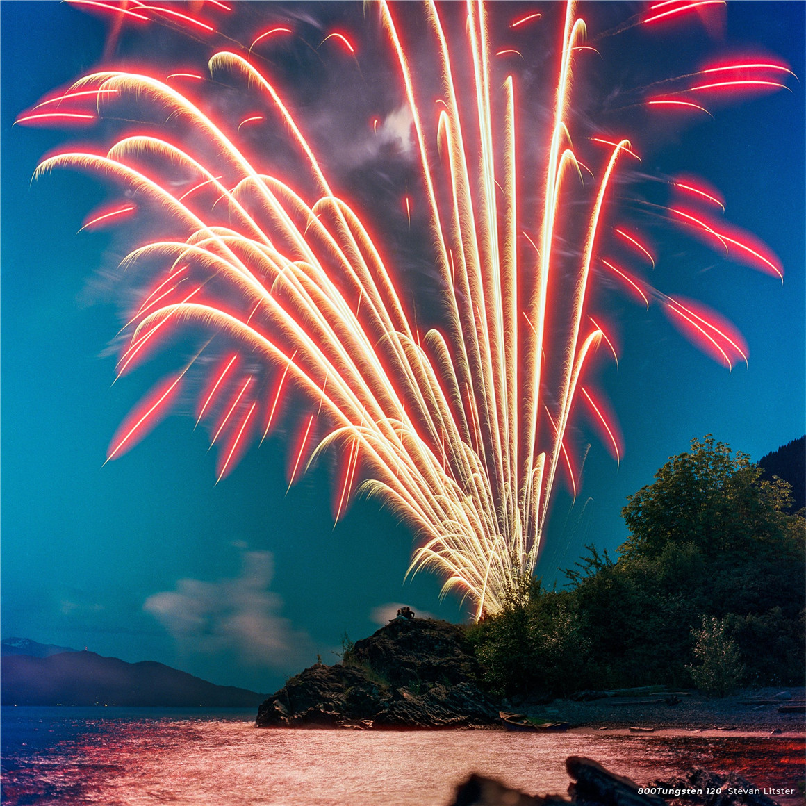 复古柯达Cinestill 800T胶片电影模拟颗粒光晕效果PS动作 Mastin Labs Cinestill 800T Halation Photoshop Action V1.3 插件预设 第8张-素材湾丨精选海外优质设计素材资源 复古柯达Cinestill 800T胶片电影模拟颗粒光晕效果PS动作 Mastin Labs Cinestill 800T Halation Photoshop Action V1.3 插件预设 sucaiwan.com