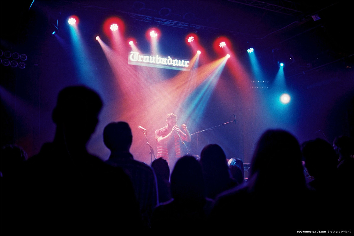 复古柯达Cinestill 800T胶片电影模拟颗粒光晕效果PS动作 Mastin Labs Cinestill 800T Halation Photoshop Action V1.3 插件预设 第14张-素材湾丨精选海外优质设计素材资源 复古柯达Cinestill 800T胶片电影模拟颗粒光晕效果PS动作 Mastin Labs Cinestill 800T Halation Photoshop Action V1.3 插件预设 sucaiwan.com