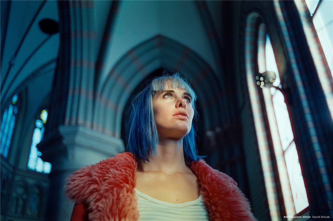 复古柯达Cinestill 800T胶片电影模拟颗粒光晕效果PS动作 Mastin Labs Cinestill 800T Halation Photoshop Action V1.3 插件预设 第11张-素材湾丨精选海外优质设计素材资源 复古柯达Cinestill 800T胶片电影模拟颗粒光晕效果PS动作 Mastin Labs Cinestill 800T Halation Photoshop Action V1.3 插件预设 sucaiwan.com