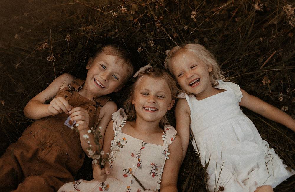 复古华丽北欧风暖金棕色调怀旧梦幻家庭生活照片调色Lightroom预设 Annie Nelson – The Betsy Collections 插件预设 第4张-素材湾丨精选海外优质设计素材资源 复古华丽北欧风暖金棕色调怀旧梦幻家庭生活照片调色Lightroom预设 Annie Nelson – The Betsy Collections 插件预设 sucaiwan.com