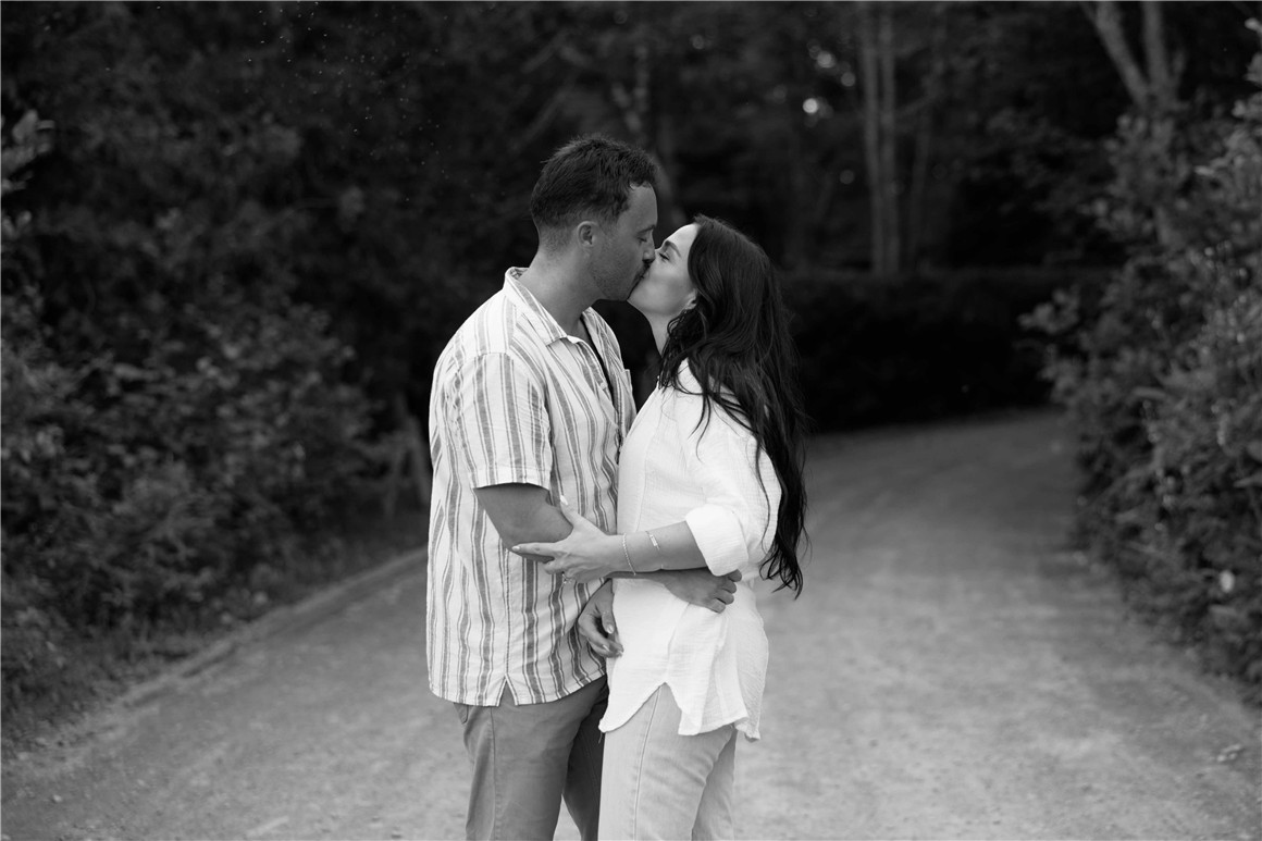 复古忧郁极光绿冷暖混合色调婚礼旅拍Lightroom调色预设 Tess Gearhart - THE IVY PRESET PACK , 第8张-素材湾丨精选海外优质设计素材资源 复古忧郁极光绿冷暖混合色调婚礼旅拍Lightroom调色预设 Tess Gearhart - THE IVY PRESET PACK , sucaiwan.com