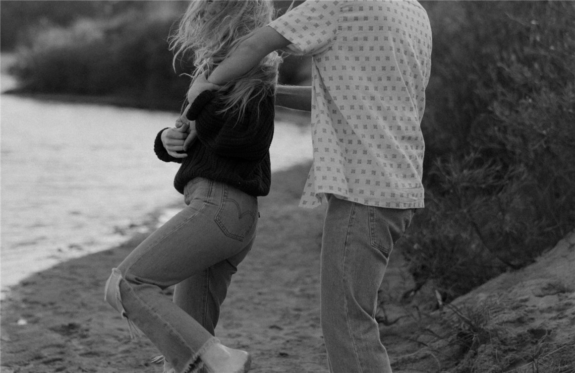 复古忧郁极光绿冷暖混合色调婚礼旅拍Lightroom调色预设 Tess Gearhart - THE IVY PRESET PACK , 第10张-素材湾丨精选海外优质设计素材资源 复古忧郁极光绿冷暖混合色调婚礼旅拍Lightroom调色预设 Tess Gearhart - THE IVY PRESET PACK , sucaiwan.com