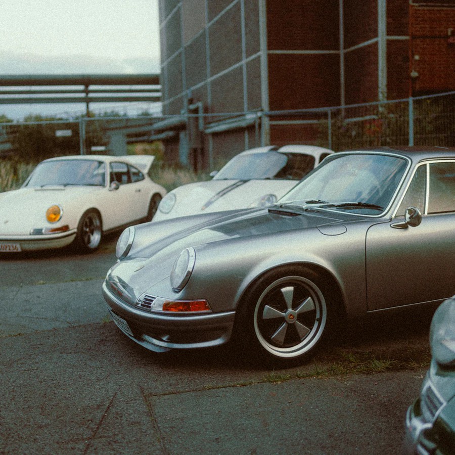 CRAWAT 35MM FILM LOOK PRESETS 13个复古35mm胶片模拟颗粒人文扫街自然风光人像汽车摄影Lightroom预设包 , 第5张-素材湾丨精选海外优质设计素材资源 CRAWAT 35MM FILM LOOK PRESETS 13个复古35mm胶片模拟颗粒人文扫街自然风光人像汽车摄影Lightroom预设包 , sucaiwan.com