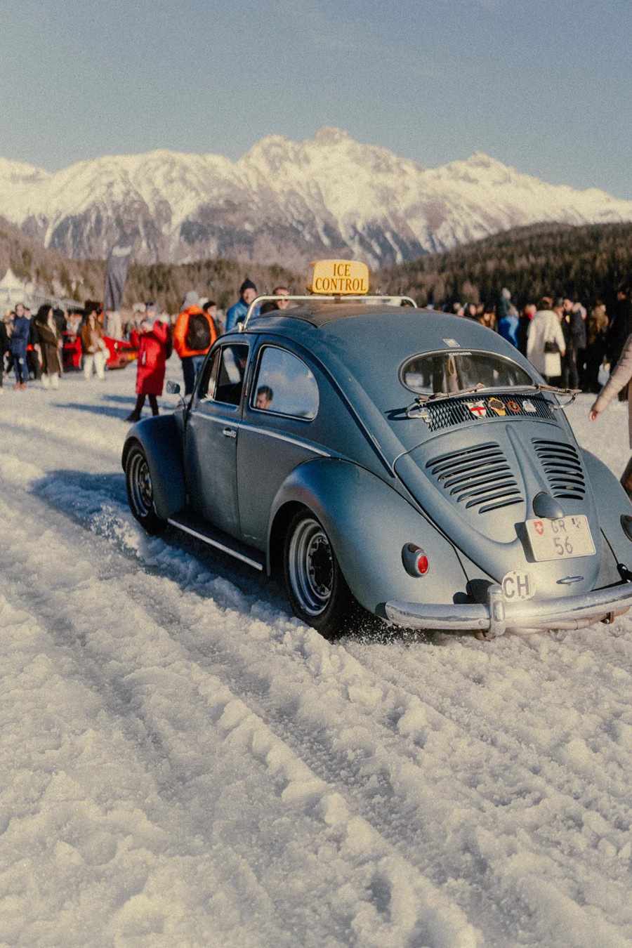 CRAWAT 35MM FILM LOOK PRESETS 13个复古35mm胶片模拟颗粒人文扫街自然风光人像汽车摄影Lightroom预设包 , 第6张-素材湾丨精选海外优质设计素材资源 CRAWAT 35MM FILM LOOK PRESETS 13个复古35mm胶片模拟颗粒人文扫街自然风光人像汽车摄影Lightroom预设包 , sucaiwan.com