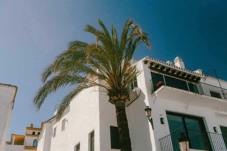 CRAWAT 35MM FILM LOOK PRESETS 13个复古35mm胶片模拟颗粒人文扫街自然风光人像汽车摄影Lightroom预设包 , 第14张-素材湾丨精选海外优质设计素材资源 CRAWAT 35MM FILM LOOK PRESETS 13个复古35mm胶片模拟颗粒人文扫街自然风光人像汽车摄影Lightroom预设包 , sucaiwan.com