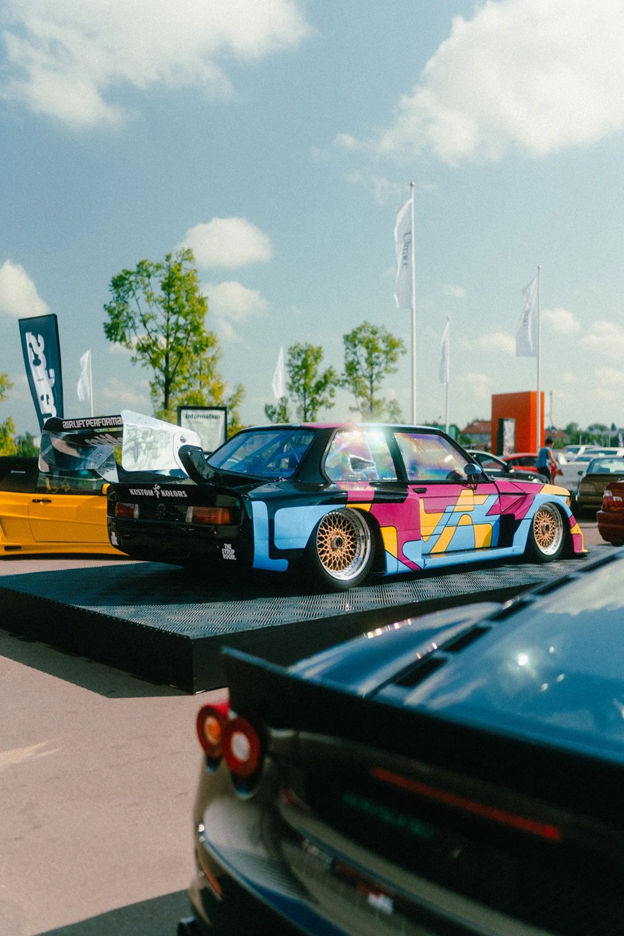 CRAWAT 35MM FILM LOOK PRESETS 13个复古35mm胶片模拟颗粒人文扫街自然风光人像汽车摄影Lightroom预设包 , 第17张-素材湾丨精选海外优质设计素材资源 CRAWAT 35MM FILM LOOK PRESETS 13个复古35mm胶片模拟颗粒人文扫街自然风光人像汽车摄影Lightroom预设包 , sucaiwan.com