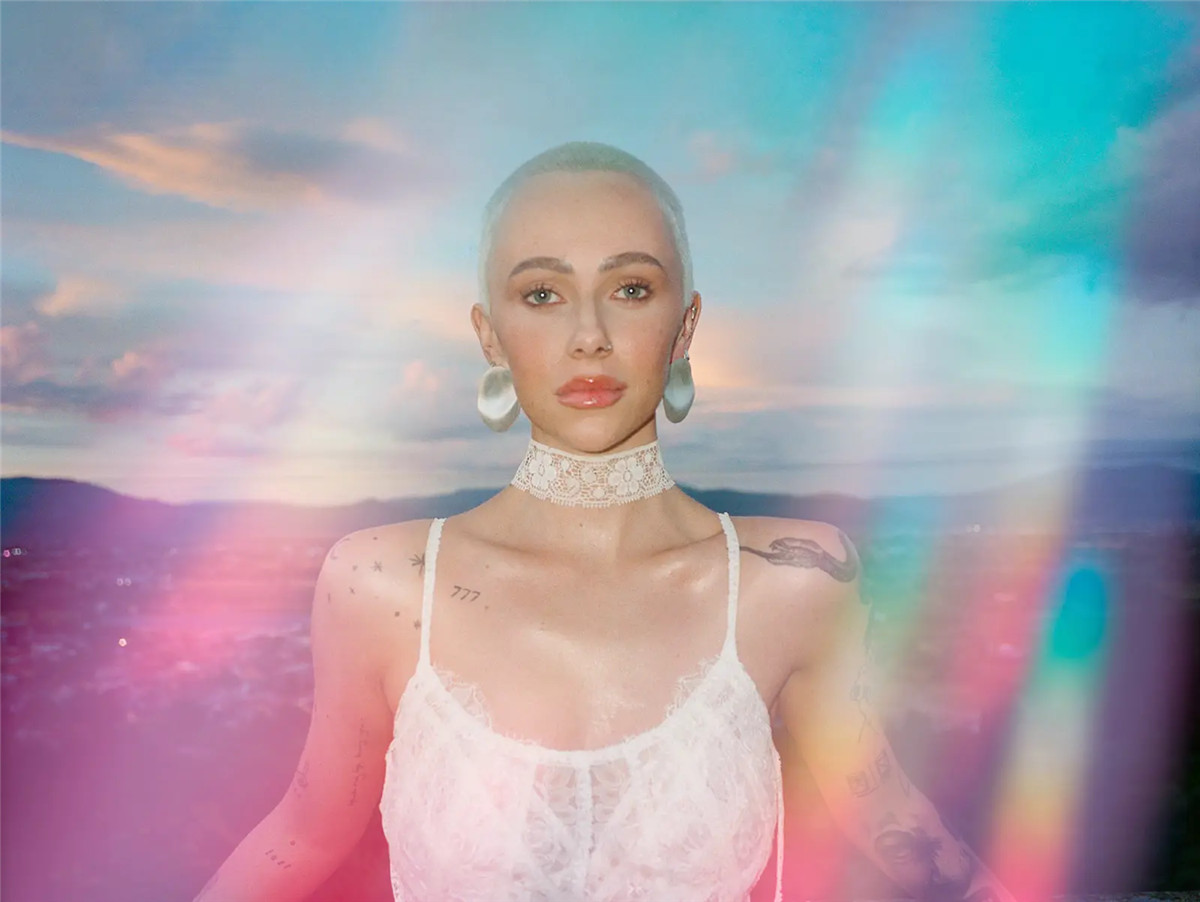 Meridian Cara Mia Aurora 80种梦幻全息美感棱镜霓虹色北极光折射叠加效果LR预设 , 第3张-素材湾丨精选海外优质设计素材资源 Meridian Cara Mia Aurora 80种梦幻全息美感棱镜霓虹色北极光折射叠加效果LR预设 , sucaiwan.com