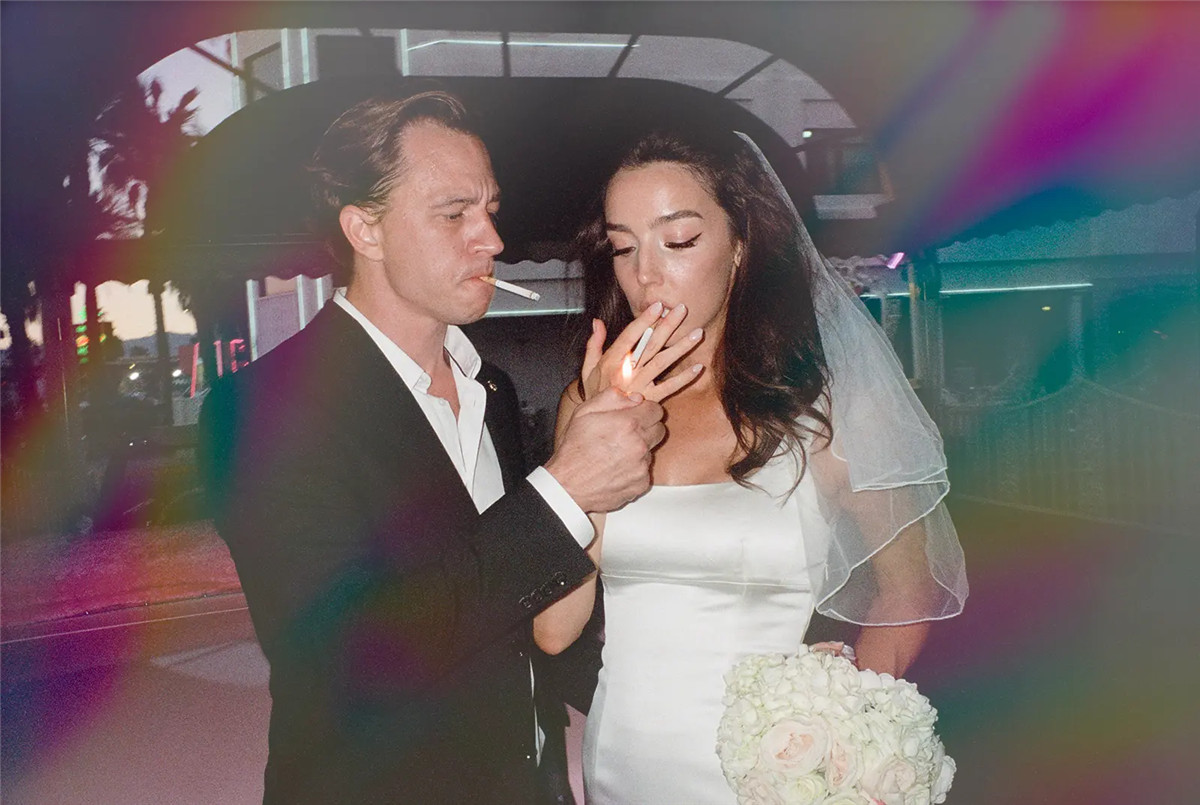 Meridian Cara Mia Aurora 80种梦幻全息美感棱镜霓虹色北极光折射叠加效果LR预设 , 第7张-素材湾丨精选海外优质设计素材资源 Meridian Cara Mia Aurora 80种梦幻全息美感棱镜霓虹色北极光折射叠加效果LR预设 , sucaiwan.com