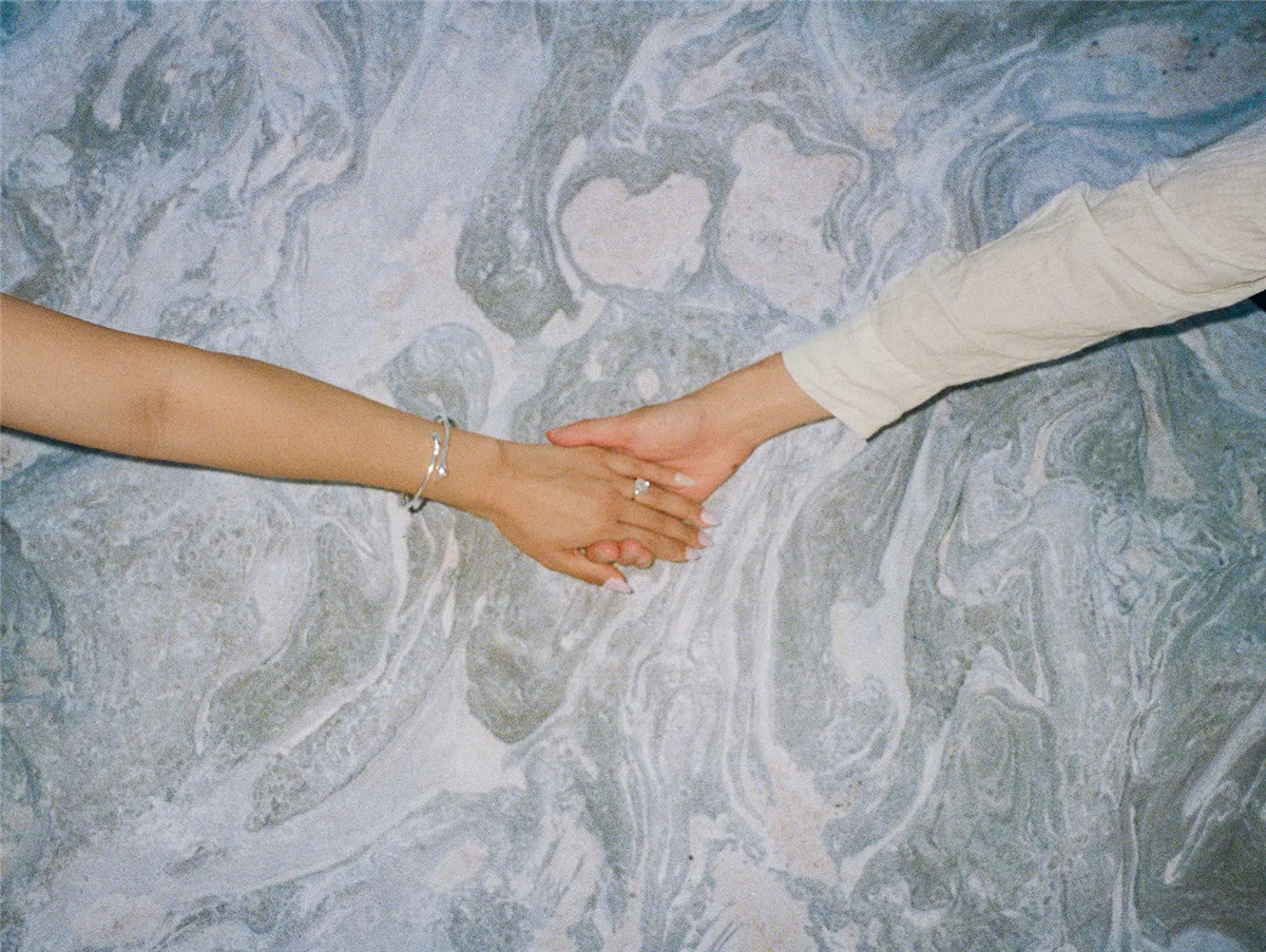 Meridian Cara Mia Aurora 80种梦幻全息美感棱镜霓虹色北极光折射叠加效果LR预设 , 第12张-素材湾丨精选海外优质设计素材资源 Meridian Cara Mia Aurora 80种梦幻全息美感棱镜霓虹色北极光折射叠加效果LR预设 , sucaiwan.com