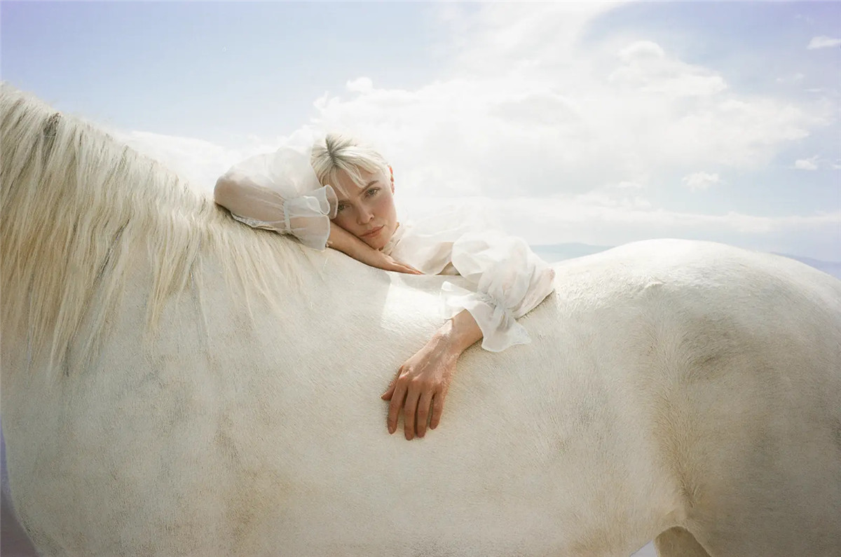 Meridian Cara Mia Aurora 80种梦幻全息美感棱镜霓虹色北极光折射叠加效果LR预设 , 第10张-素材湾丨精选海外优质设计素材资源 Meridian Cara Mia Aurora 80种梦幻全息美感棱镜霓虹色北极光折射叠加效果LR预设 , sucaiwan.com