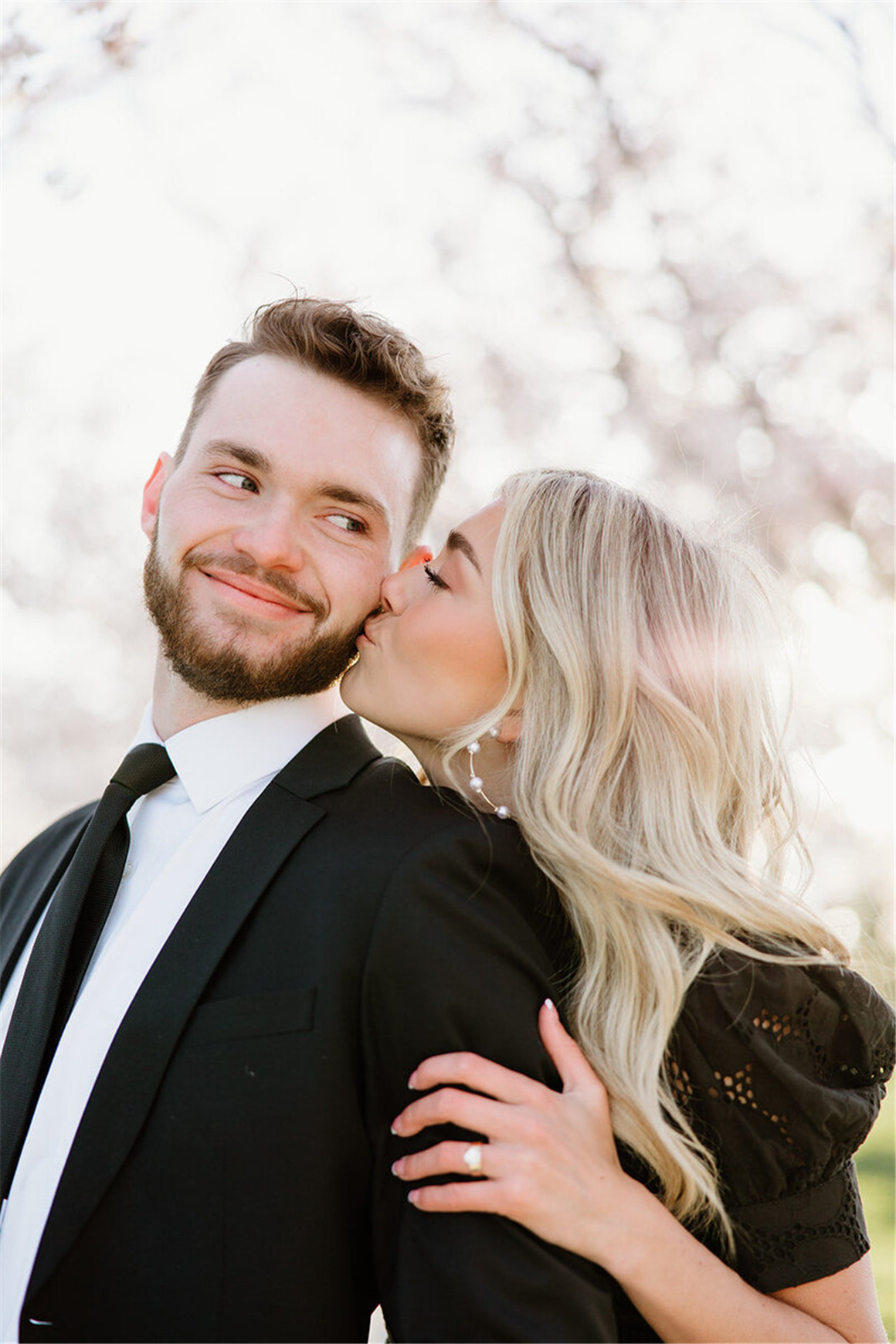 LR预设:纯白永恒温暖富士胶片电影颗粒婚礼人像摄影LR调色预设 Kianna Cori - Presets pack , 第3张-素材湾丨精选海外优质设计素材资源 LR预设:纯白永恒温暖富士胶片电影颗粒婚礼人像摄影LR调色预设 Kianna Cori - Presets pack , sucaiwan.com