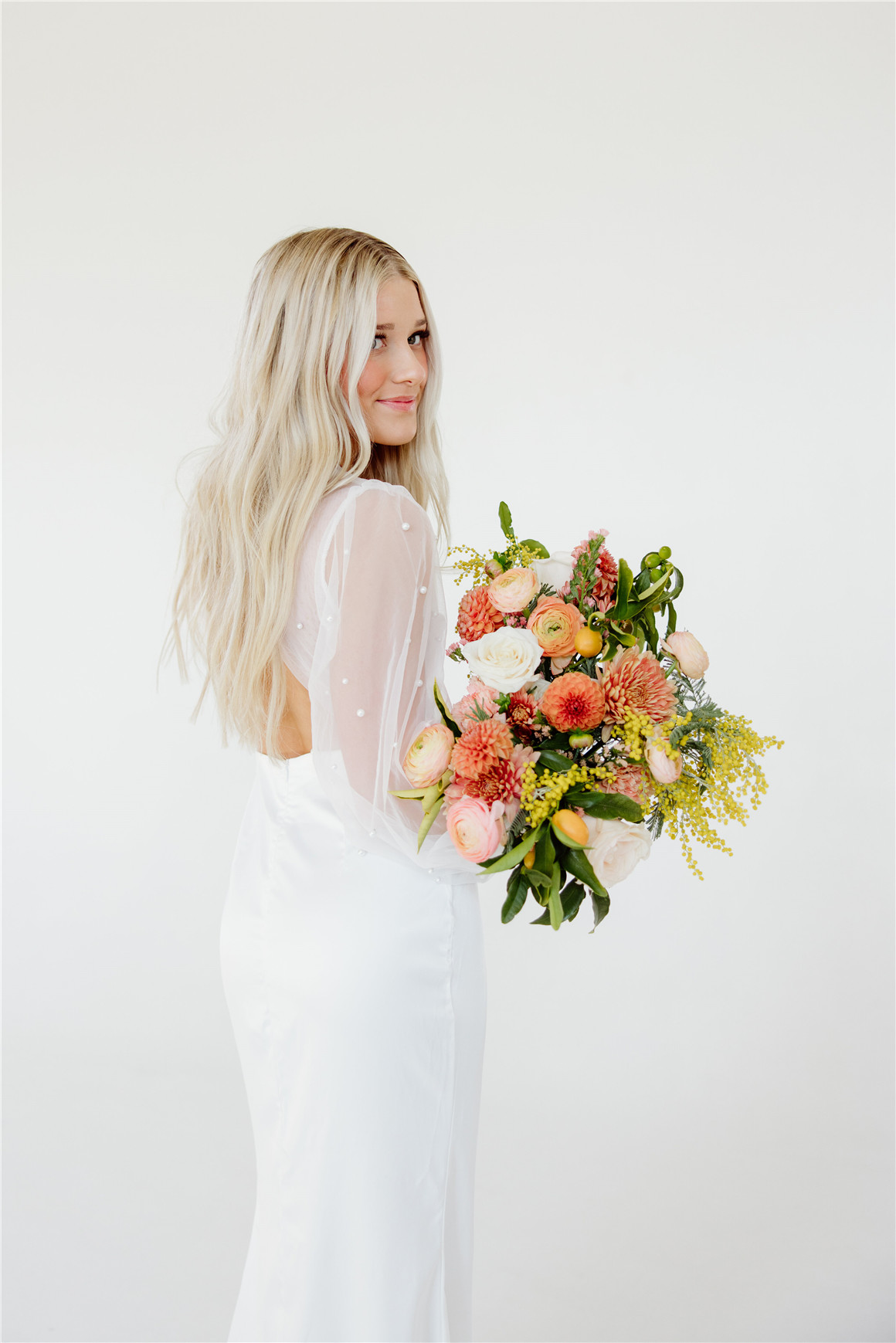 LR预设:纯白永恒温暖富士胶片电影颗粒婚礼人像摄影LR调色预设 Kianna Cori - Presets pack , 第9张-素材湾丨精选海外优质设计素材资源 LR预设:纯白永恒温暖富士胶片电影颗粒婚礼人像摄影LR调色预设 Kianna Cori - Presets pack , sucaiwan.com