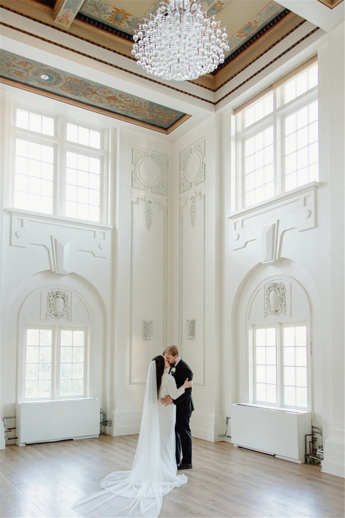 LR预设:纯白永恒温暖富士胶片电影颗粒婚礼人像摄影LR调色预设 Kianna Cori - Presets pack , 第13张-素材湾丨精选海外优质设计素材资源 LR预设:纯白永恒温暖富士胶片电影颗粒婚礼人像摄影LR调色预设 Kianna Cori - Presets pack , sucaiwan.com