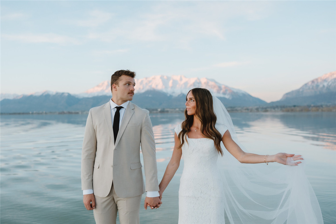 LR预设:纯白永恒温暖富士胶片电影颗粒婚礼人像摄影LR调色预设 Kianna Cori - Presets pack , 第14张-素材湾丨精选海外优质设计素材资源 LR预设:纯白永恒温暖富士胶片电影颗粒婚礼人像摄影LR调色预设 Kianna Cori - Presets pack , sucaiwan.com