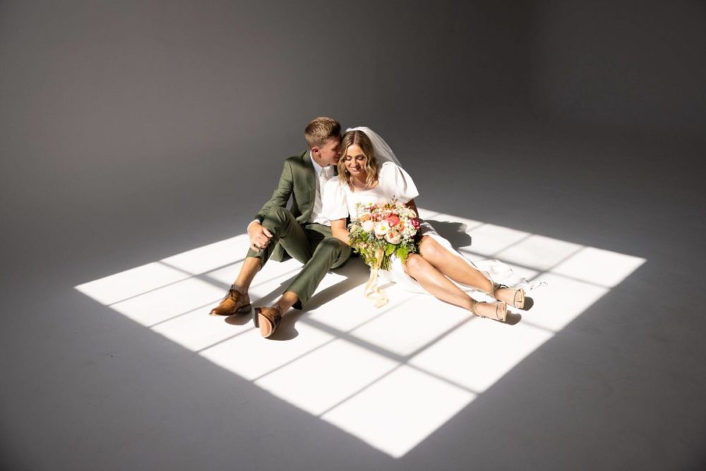 永恒经典黑白色亮色奶油乳白色婚礼摄影照片调色Lightroom预设 Kennedy Kiarra Presets 插件预设 sucaiwan.com