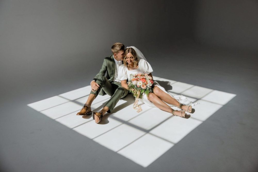 永恒经典黑白色亮色奶油乳白色婚礼摄影照片调色Lightroom预设 Kennedy Kiarra Presets 插件预设 sucaiwan.com