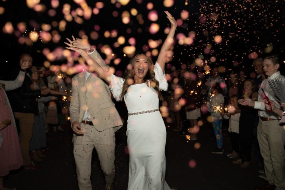 永恒经典黑白色亮色奶油乳白色婚礼摄影照片调色Lightroom预设 Kennedy Kiarra Presets 插件预设 sucaiwan.com