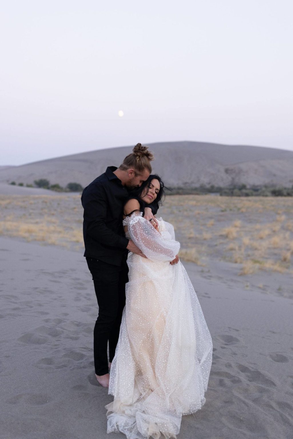 永恒经典黑白色亮色奶油乳白色婚礼摄影照片调色Lightroom预设 Kennedy Kiarra Presets 插件预设 sucaiwan.com