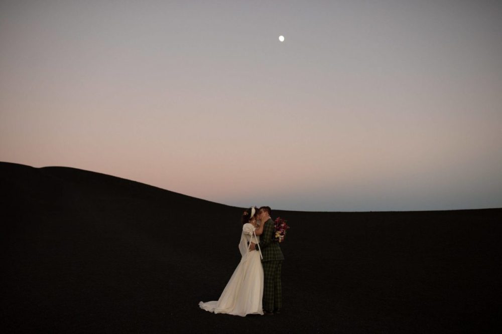 永恒经典黑白色亮色奶油乳白色婚礼摄影照片调色Lightroom预设 Kennedy Kiarra Presets 插件预设 sucaiwan.com