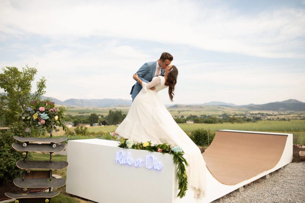 永恒经典黑白色亮色奶油乳白色婚礼摄影照片调色Lightroom预设 Kennedy Kiarra Presets 插件预设 sucaiwan.com