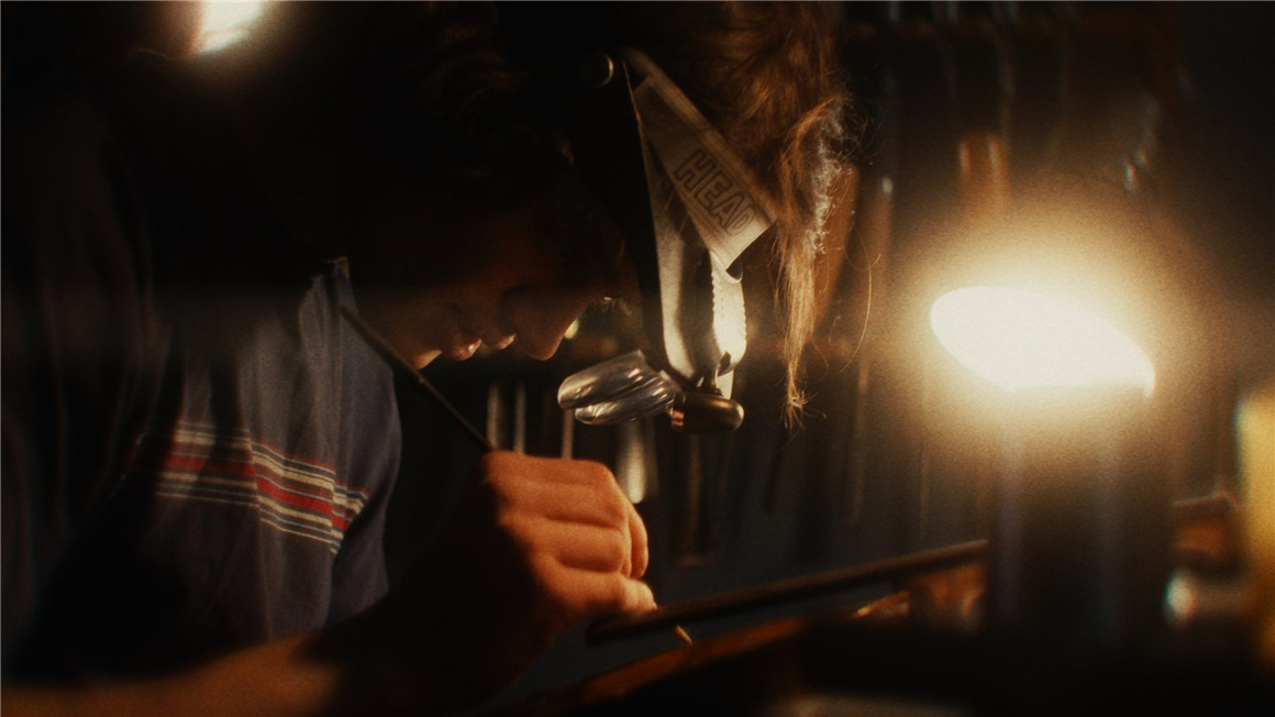 PALINOIA SAUCE 2022 POWERGRADE 好莱坞复古电影美学颗粒光晕旅拍摄影色彩分级达芬奇调色节点 插件预设 第4张-素材湾丨精选海外优质设计素材资源 PALINOIA SAUCE 2022 POWERGRADE 好莱坞复古电影美学颗粒光晕旅拍摄影色彩分级达芬奇调色节点 插件预设 sucaiwan.com