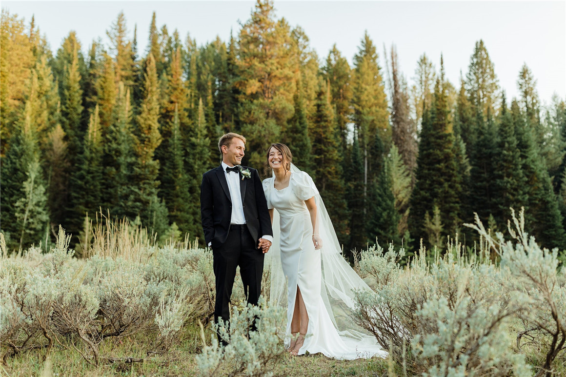 复古怀旧奶油色朦胧美学婚礼旅拍人像摄影LR调色预设 Kennedy Kiarra Presets 插件预设 第6张-素材湾丨精选海外优质设计素材资源 复古怀旧奶油色朦胧美学婚礼旅拍人像摄影LR调色预设 Kennedy Kiarra Presets 插件预设 sucaiwan.com