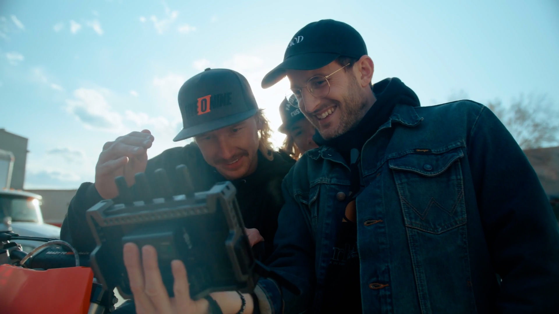 AOD - The Art of Documentary 电影纪录片制作艺术前期准备拍摄制作后期剪辑色彩声音视频教程Documentary Foundations 设计教程 第4张-素材湾丨精选海外优质设计素材资源 AOD - The Art of Documentary 电影纪录片制作艺术前期准备拍摄制作后期剪辑色彩声音视频教程Documentary Foundations 设计教程 sucaiwan.com