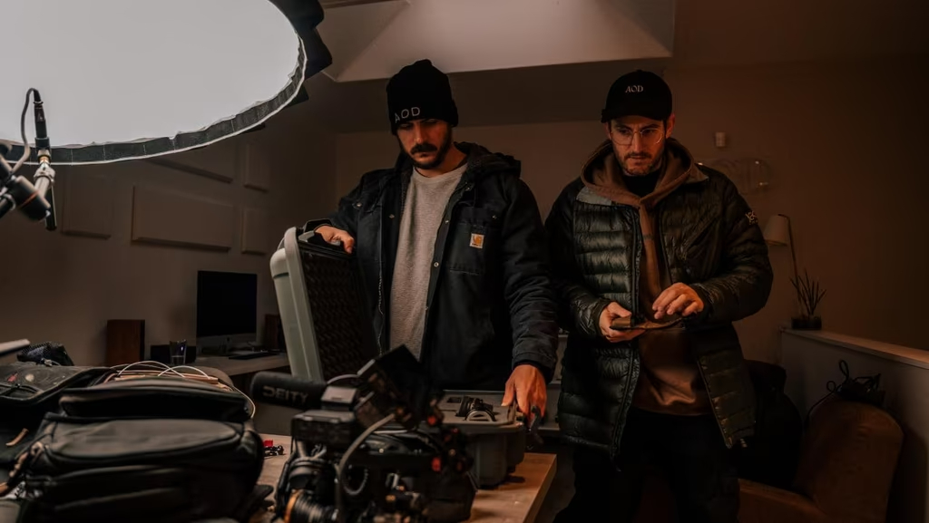 AOD - Art of Documentary - Create and Earn 电影纪录片制作艺术前期准备拍摄制作后期剪辑色彩声音视频教程 设计教程 第3张-素材湾丨精选海外优质设计素材资源 AOD - Art of Documentary - Create and Earn 电影纪录片制作艺术前期准备拍摄制作后期剪辑色彩声音视频教程 设计教程 sucaiwan.com