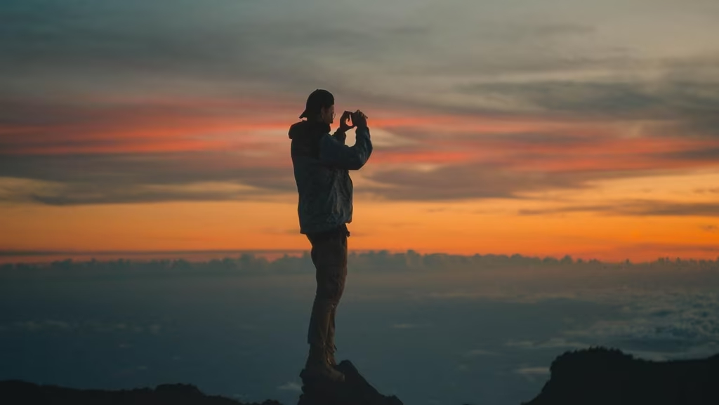 AOD - Art of Documentary - Create and Earn 电影纪录片制作艺术前期准备拍摄制作后期剪辑色彩声音视频教程 设计教程 第5张-素材湾丨精选海外优质设计素材资源 AOD - Art of Documentary - Create and Earn 电影纪录片制作艺术前期准备拍摄制作后期剪辑色彩声音视频教程 设计教程 sucaiwan.com