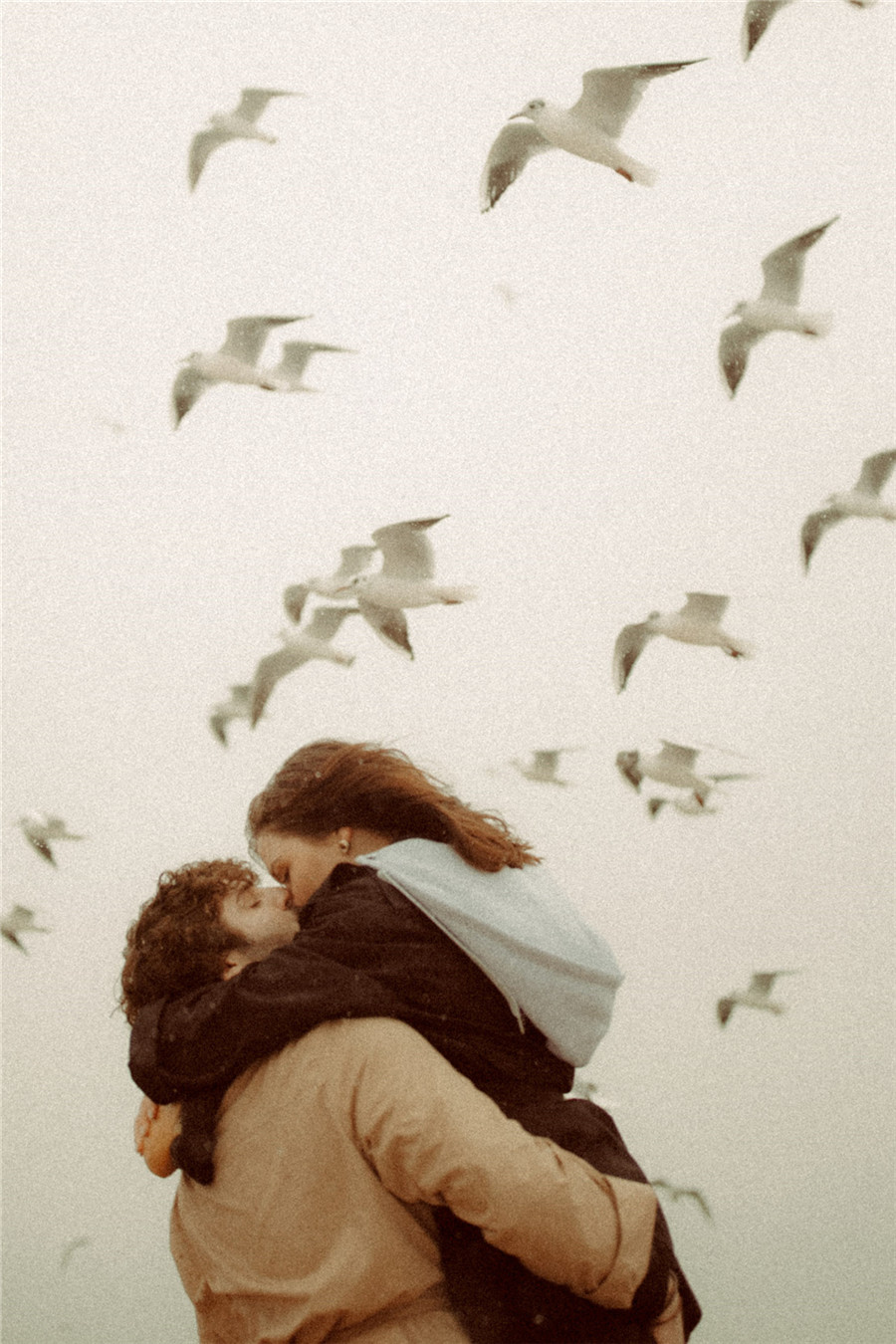 复古情绪氛围美学胶片颗粒感人像旅拍摄影色彩分级Lightroom调色预设 Authentic love: Pack 3 , sucaiwan.com