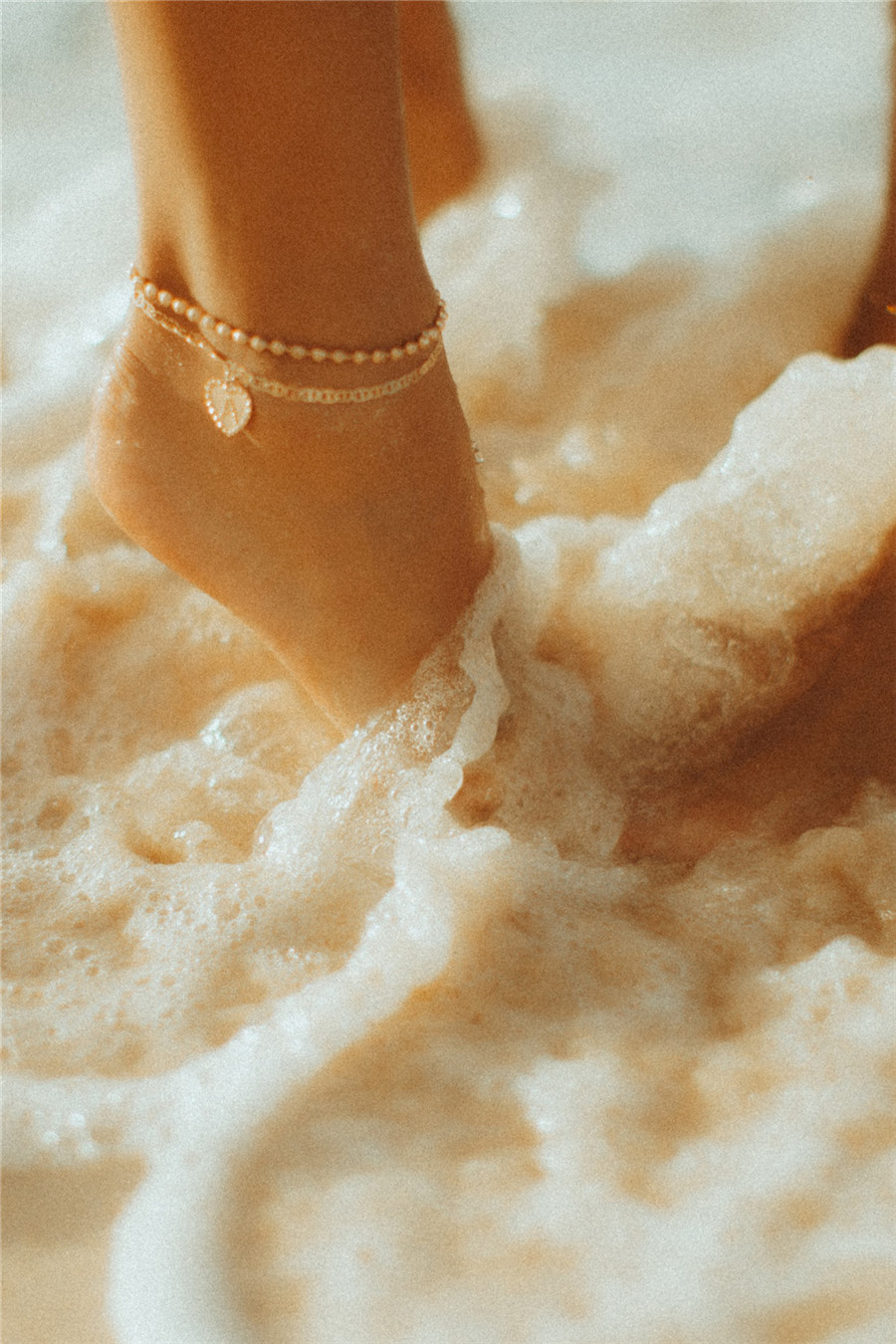 复古情绪氛围美学胶片颗粒感人像旅拍摄影色彩分级Lightroom调色预设 Authentic love: Pack 3 , sucaiwan.com