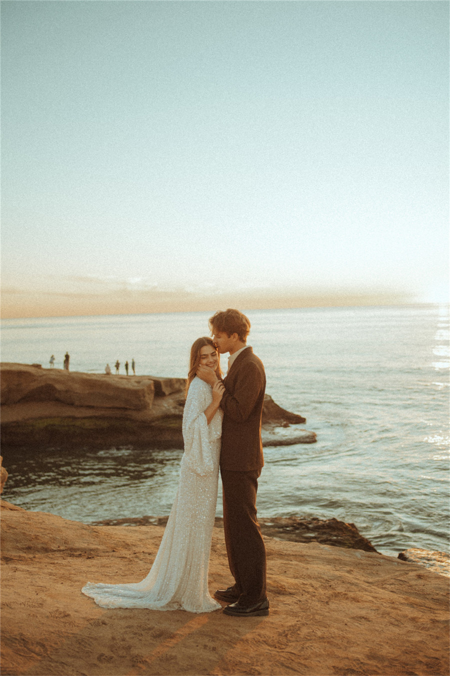 复古情绪氛围美学胶片颗粒感人像旅拍摄影色彩分级Lightroom调色预设 Authentic love: Pack 3 , sucaiwan.com