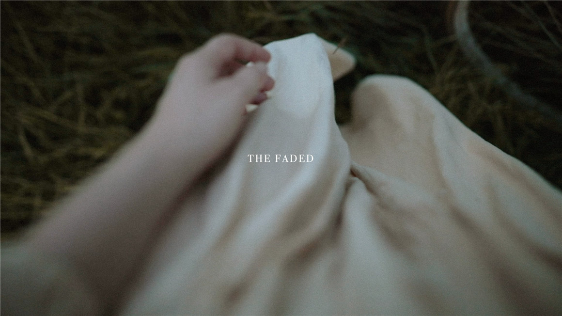 复古情绪电影胶片模拟颗粒晕影纹理人文扫街LR调色预设 Tina Sosna – Calm & Quiet – Preset Package Lightroom Desktop/Mobile 插件预设 第5张-素材湾丨精选海外优质设计素材资源 复古情绪电影胶片模拟颗粒晕影纹理人文扫街LR调色预设 Tina Sosna – Calm & Quiet – Preset Package Lightroom Desktop/Mobile 插件预设 sucaiwan.com