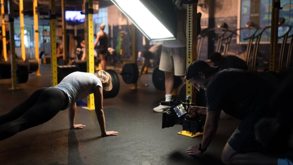 AOD - Art of Documentary - The Cinematic Eye 电影纪录片制作艺术电影之眼理论装备拍摄基础前期制作灯光摄影高级色彩视频教程 设计教程 第9张-素材湾丨精选海外优质设计素材资源 AOD - Art of Documentary - The Cinematic Eye 电影纪录片制作艺术电影之眼理论装备拍摄基础前期制作灯光摄影高级色彩视频教程 设计教程 sucaiwan.com