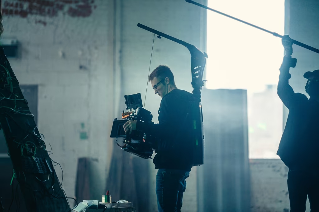 AOD - Art of Documentary - The Cinematic Eye 电影纪录片制作艺术电影之眼理论装备拍摄基础前期制作灯光摄影高级色彩视频教程 设计教程 第8张-素材湾丨精选海外优质设计素材资源 AOD - Art of Documentary - The Cinematic Eye 电影纪录片制作艺术电影之眼理论装备拍摄基础前期制作灯光摄影高级色彩视频教程 设计教程 sucaiwan.com