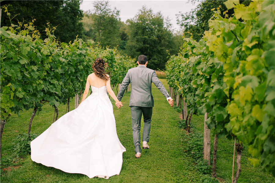 纯白永恒温暖富士胶片电影颗粒婚礼人像摄影LR调色预设 Sam eye am - Skin Presets , 第5张-素材湾丨精选海外优质设计素材资源 纯白永恒温暖富士胶片电影颗粒婚礼人像摄影LR调色预设 Sam eye am - Skin Presets , sucaiwan.com