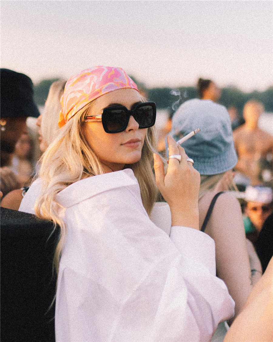 纯白永恒温暖富士胶片电影颗粒婚礼人像摄影LR调色预设 Sam eye am - Skin Presets , 第3张-素材湾丨精选海外优质设计素材资源 纯白永恒温暖富士胶片电影颗粒婚礼人像摄影LR调色预设 Sam eye am - Skin Presets , sucaiwan.com