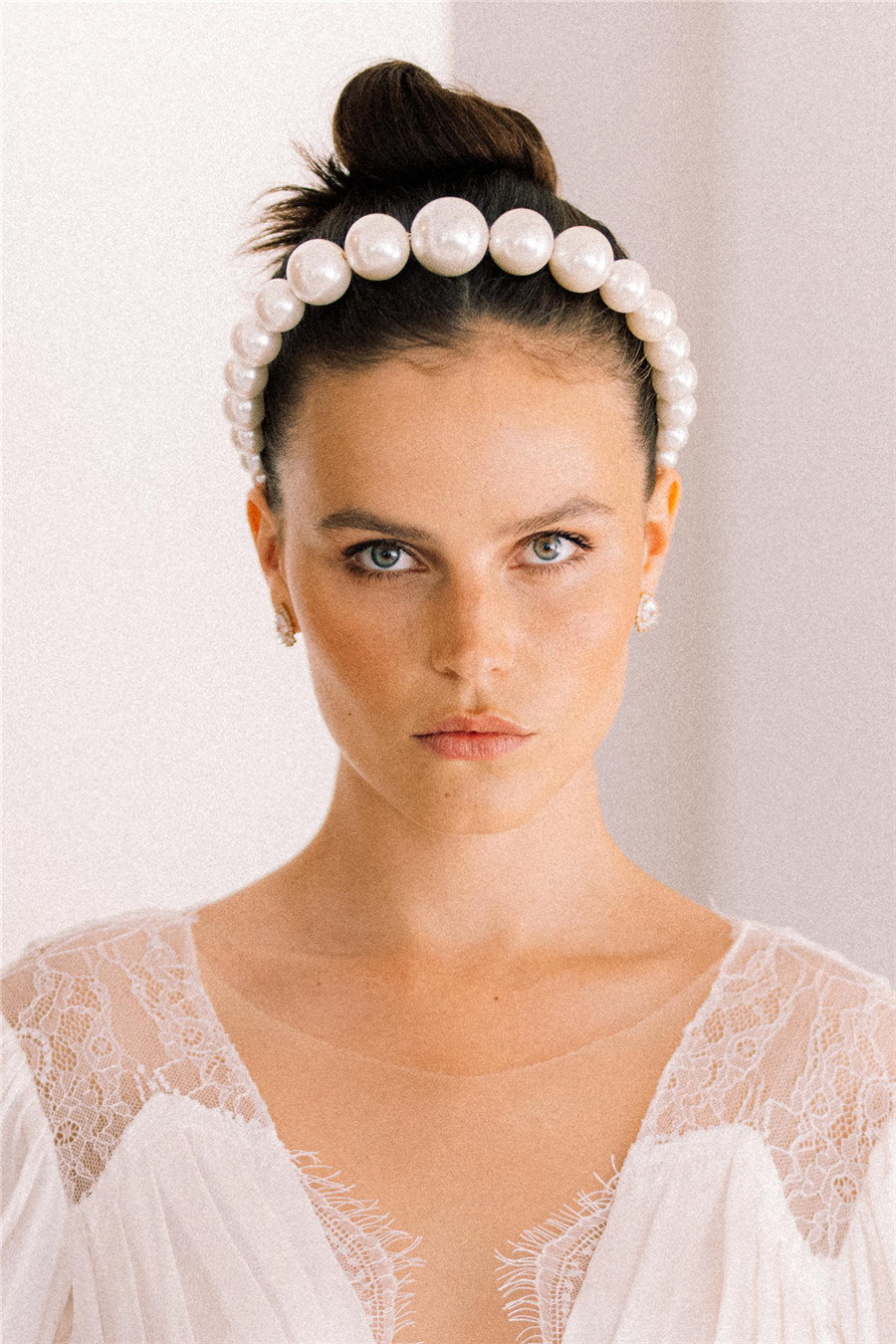 纯白永恒温暖富士胶片电影颗粒婚礼人像摄影LR调色预设 Sam eye am - Skin Presets , 第6张-素材湾丨精选海外优质设计素材资源 纯白永恒温暖富士胶片电影颗粒婚礼人像摄影LR调色预设 Sam eye am - Skin Presets , sucaiwan.com