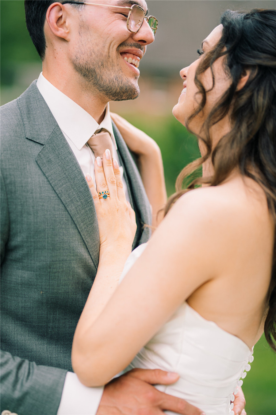 纯白永恒温暖富士胶片电影颗粒婚礼人像摄影LR调色预设 Sam eye am - Skin Presets , 第9张-素材湾丨精选海外优质设计素材资源 纯白永恒温暖富士胶片电影颗粒婚礼人像摄影LR调色预设 Sam eye am - Skin Presets , sucaiwan.com