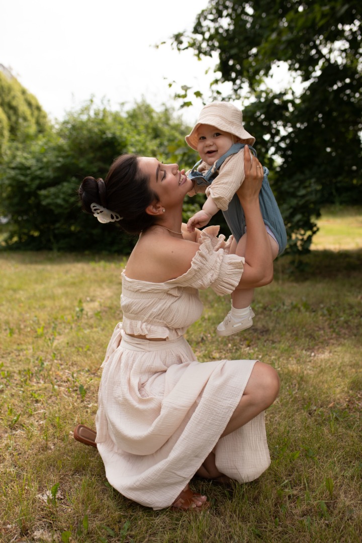 复古温馨氛围胶片颗粒感人像摄影色彩分级LR调色预设 Alina Galiullina -Old money presets pack 插件预设 第2张-素材湾丨精选海外优质设计素材资源 复古温馨氛围胶片颗粒感人像摄影色彩分级LR调色预设 Alina Galiullina -Old money presets pack 插件预设 sucaiwan.com