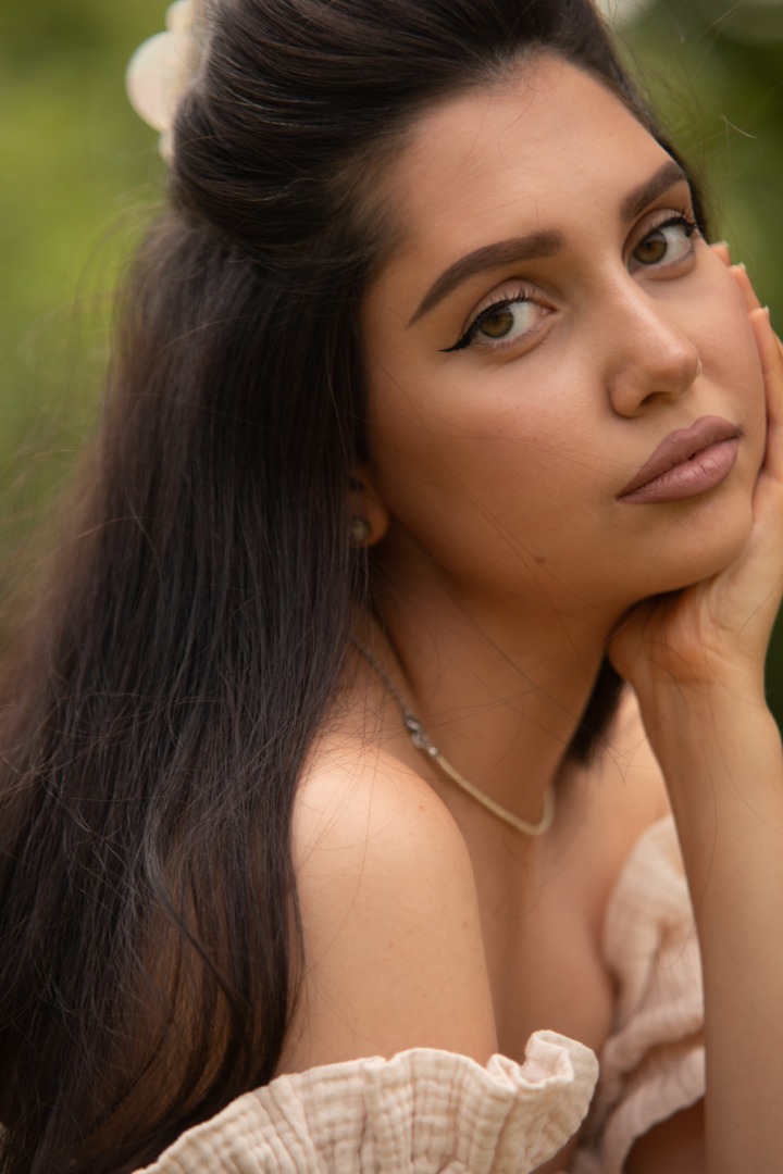 复古温馨氛围胶片颗粒感人像摄影色彩分级LR调色预设 Alina Galiullina -Old money presets pack 插件预设 第4张-素材湾丨精选海外优质设计素材资源 复古温馨氛围胶片颗粒感人像摄影色彩分级LR调色预设 Alina Galiullina -Old money presets pack 插件预设 sucaiwan.com